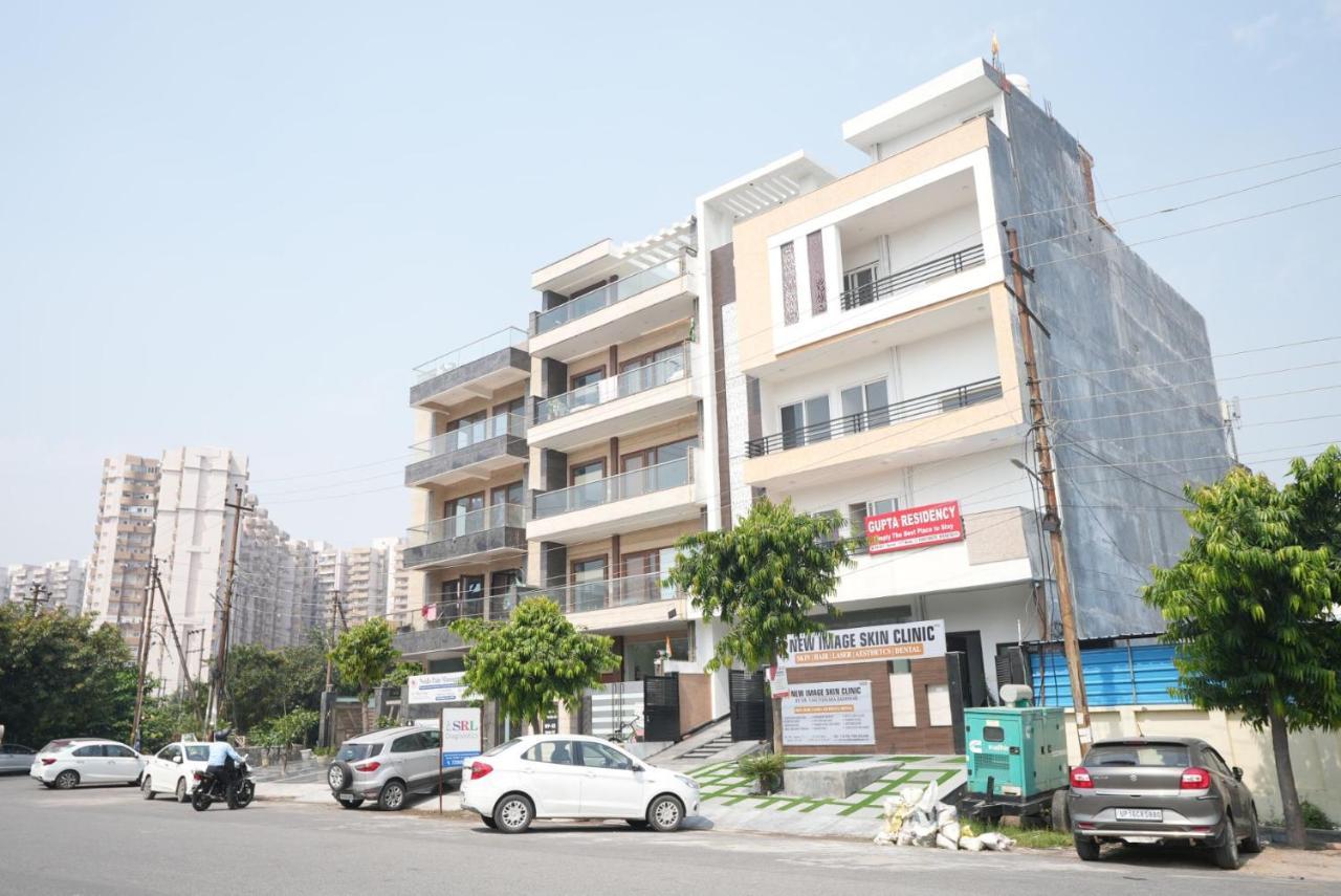Gupta Residency Near Ajnara Heritage 诺伊达 外观 照片