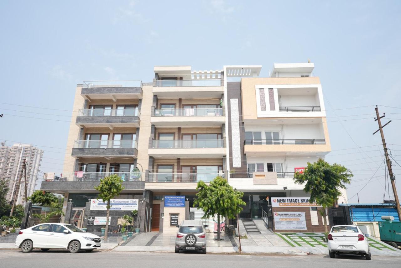 Gupta Residency Near Ajnara Heritage 诺伊达 外观 照片