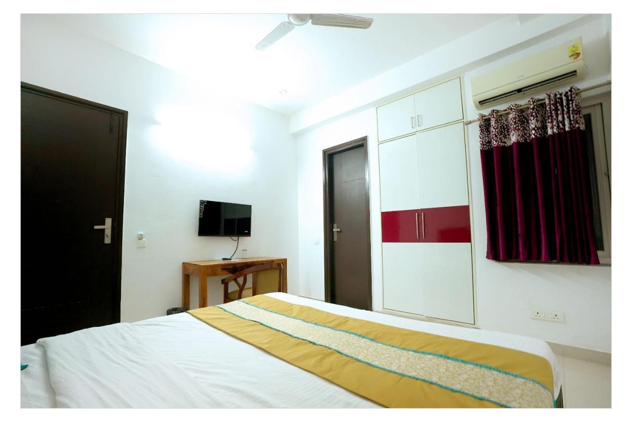 Gupta Residency Near Ajnara Heritage 诺伊达 外观 照片